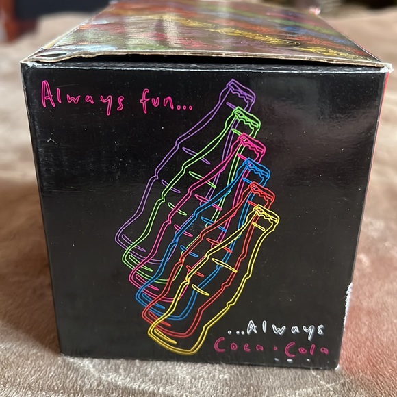 Coca-Cola 1995 Collector's Coffee Mug (No. 169803) *NEW IN BOX** - Picture 2 of 13